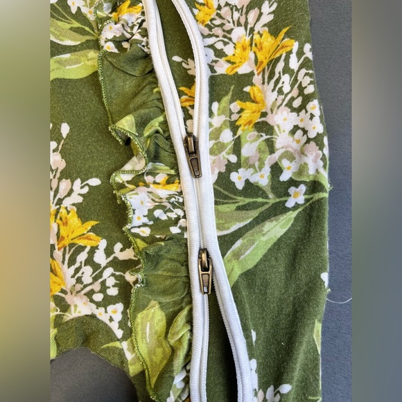 Milkbarn Green Floral Bamboo Ruffle Zipper Footed Romper size 0-3Months - Picture 3 of 11